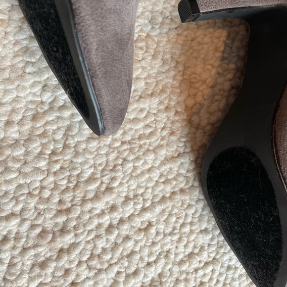 Bellini Gray Suede Gold Zip Detailed Boot NWOB - Picture 8 of 9